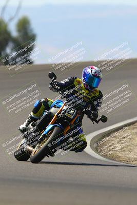 media/Sep-21-2025-TrackDaz (Sun) [[277c75b276]]/C Group/1240pm (Turn 2)/